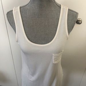 🕝 MAX STUDIO WHITE TOP SIZE MED